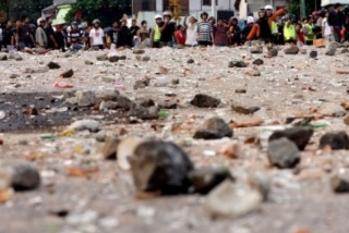 Karena Senggolan Gerak Jalan HUT ke 71 Lamongan Diwarnai Tawuran